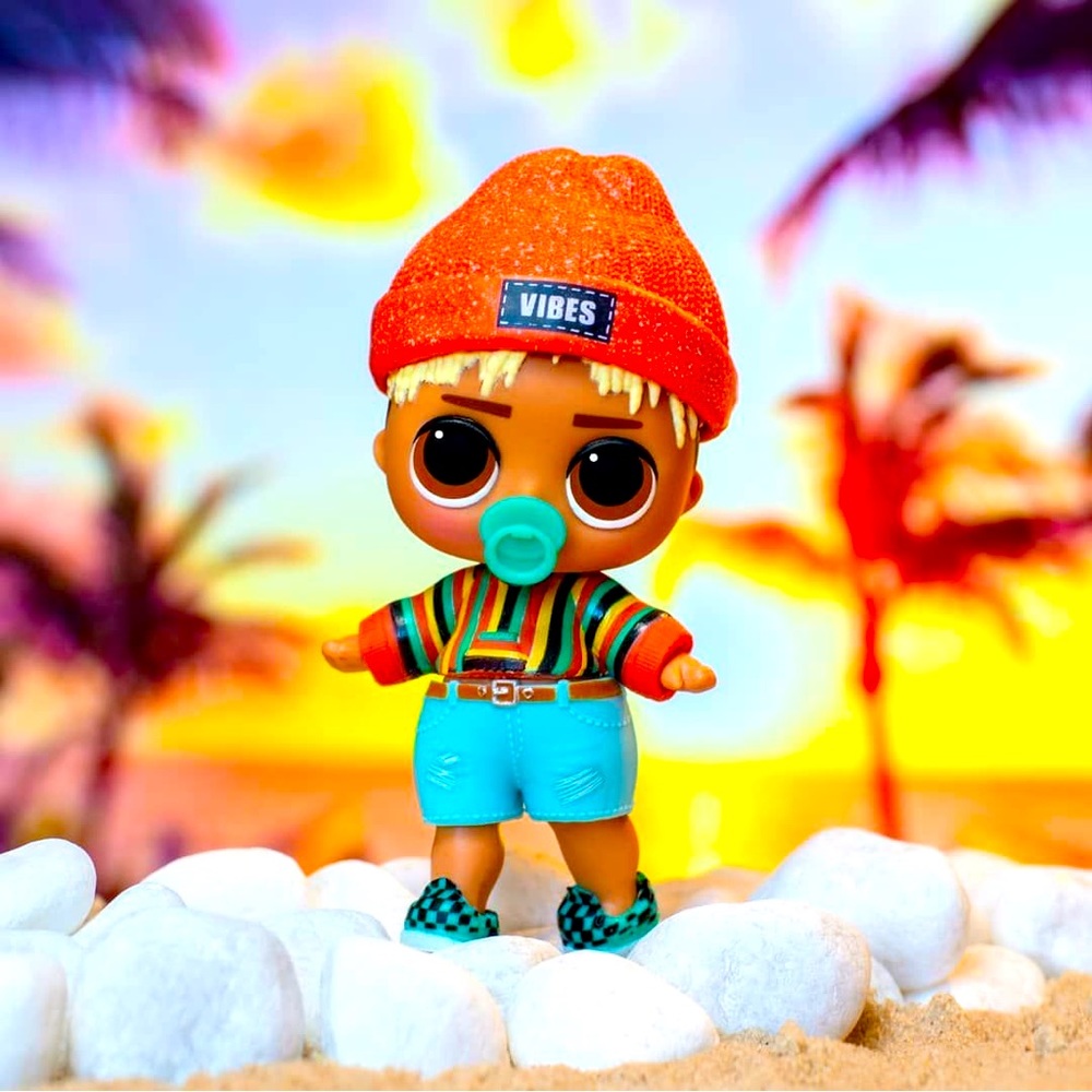 LOL Surprise Boys Series 1 Sunny Vibes Hip Hop Collectible Doll & Accessories